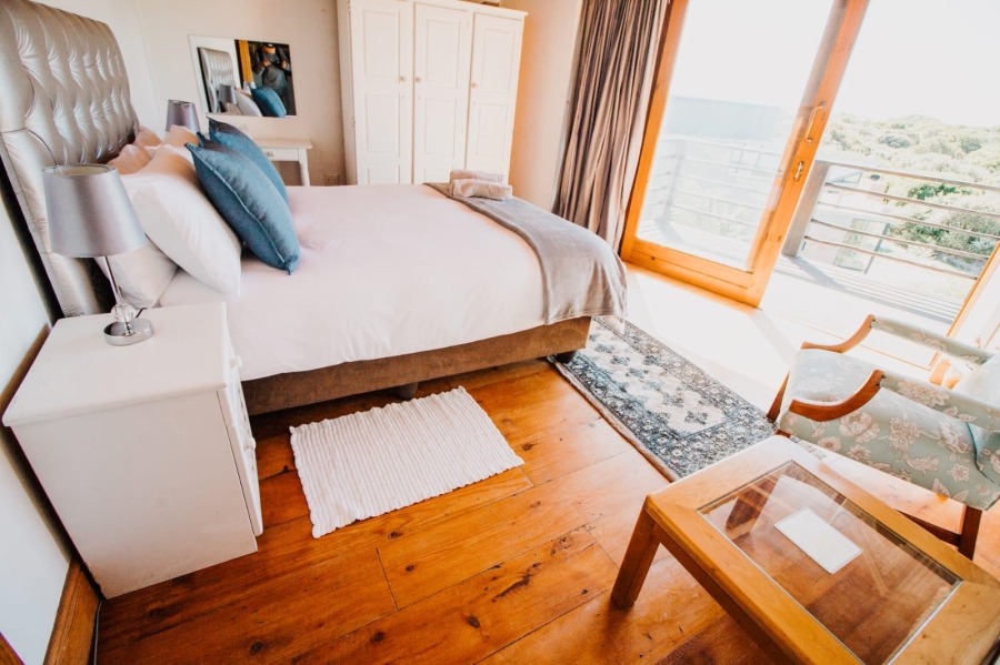 4 Bedroom Property for Sale in Paradise Beach Eastern Cape